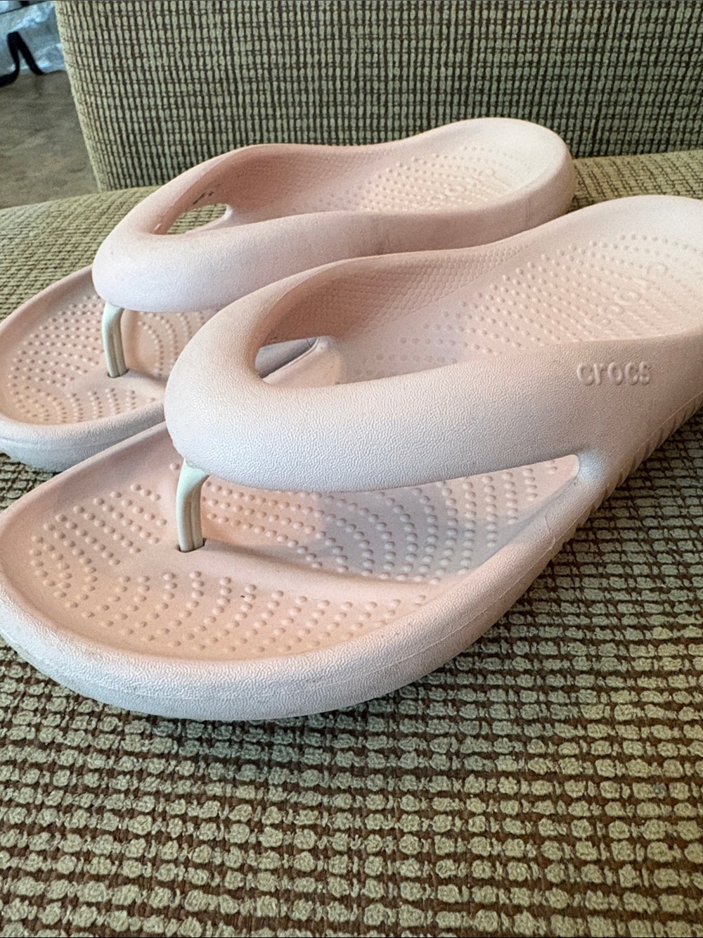 CROCS LiteRide Thong Sandals - Pale Pink Woman’s 10/Mens 8